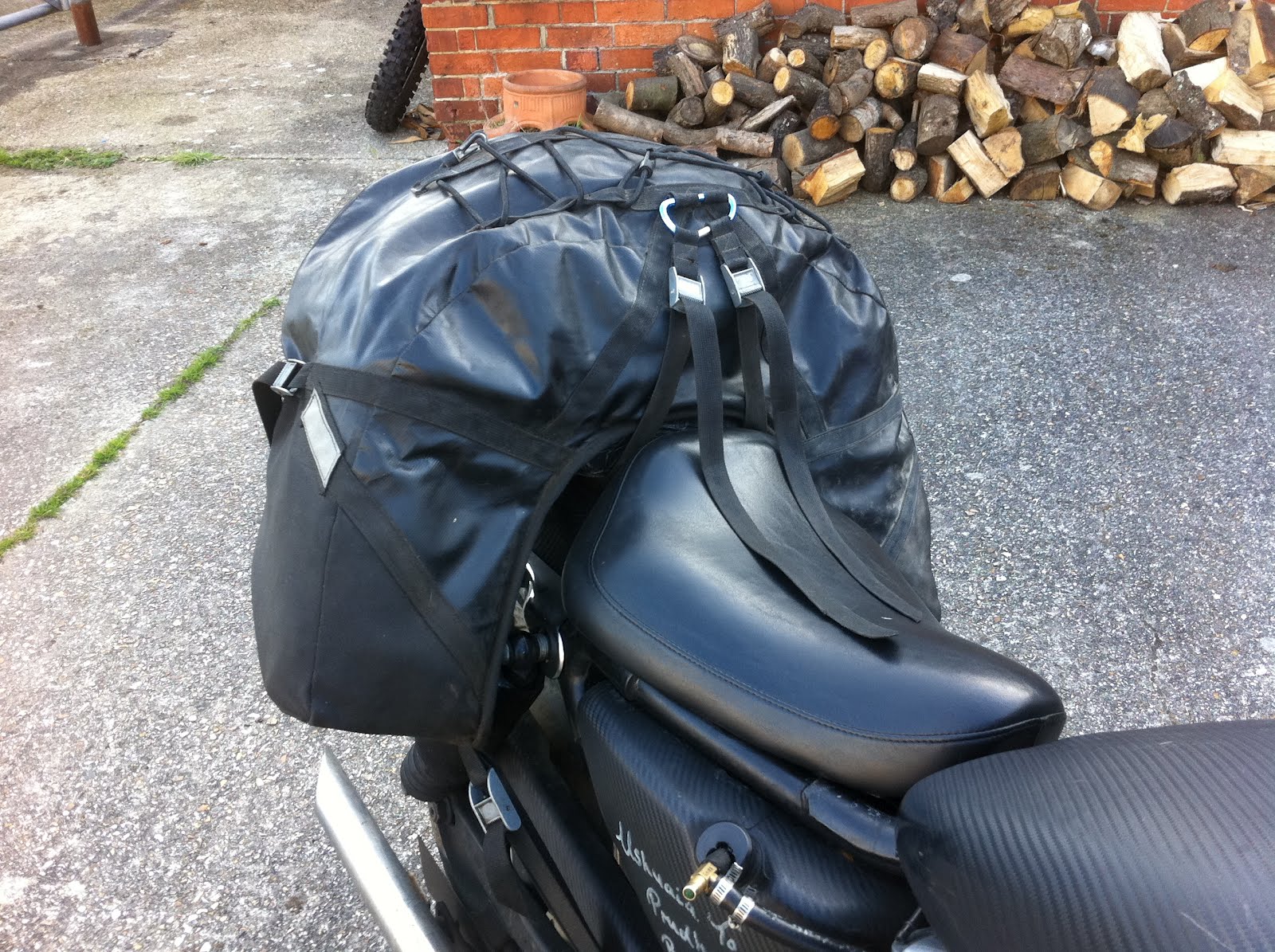Harley Davidson XLH1200 Giant Loop Great Basin pannier bag in black