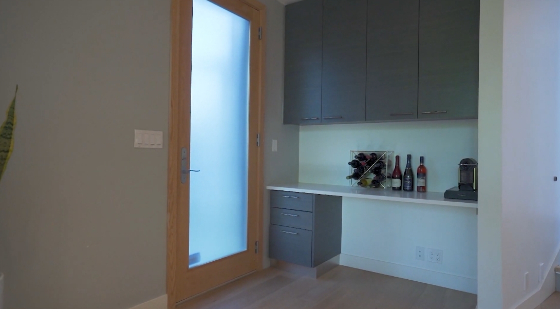 26 Interior Design Photos vs. 2037 Westview Dr, North Vancouver, BC Luxury Home Tour