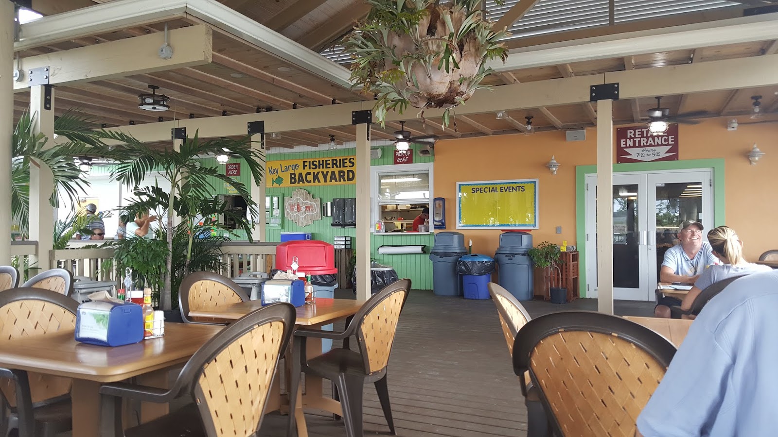 Restaurant Review Key Largo Fisheries Backyard Cafe The Novel Lady