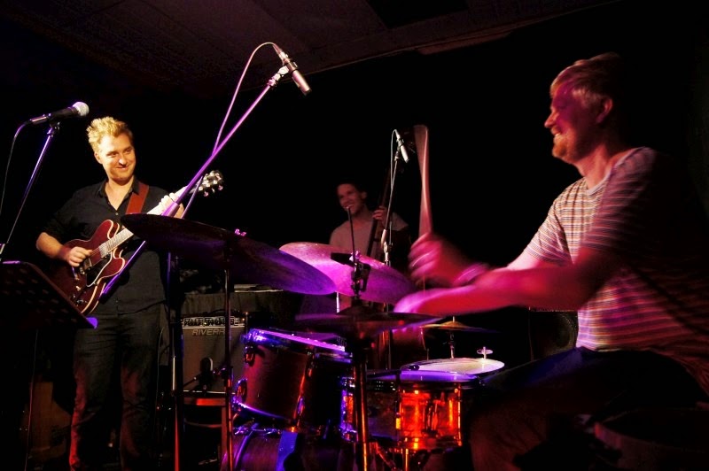 Canberra Jazz blog A guitar band