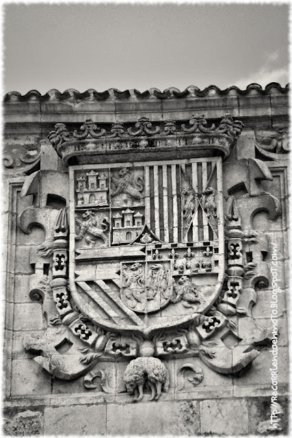 Escudo de Felipe II, Covarrubias