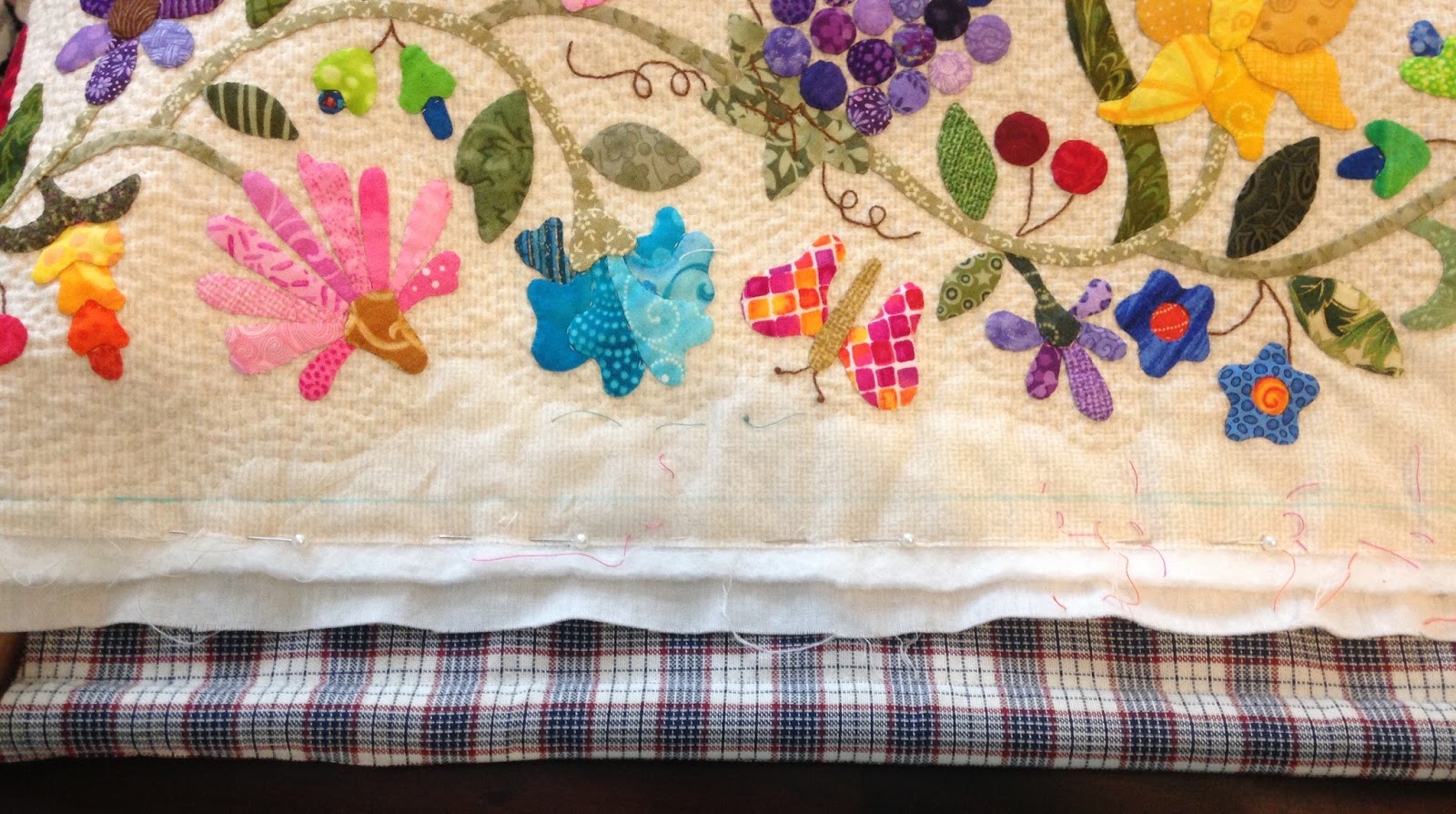 FABRIC THERAPY: Hand quilting with a half hoop
