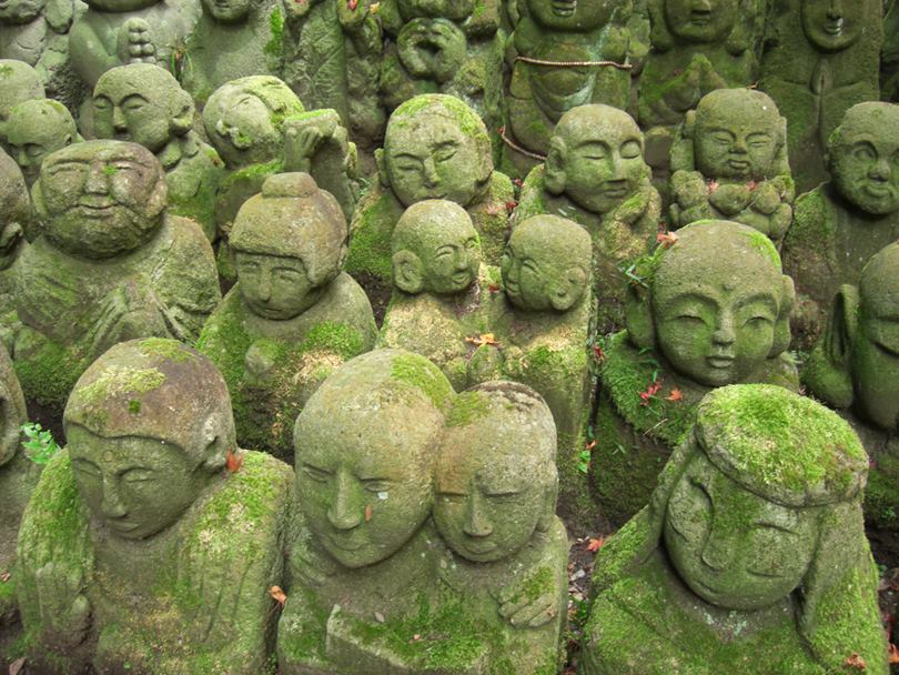 rakan statues, stone statues,otagi nenbutsuji, otagi nenbutsuji temple, buddha stone statues, buddha stone statue, small stone statues, kyoto buddha, kyoto buddha temple,