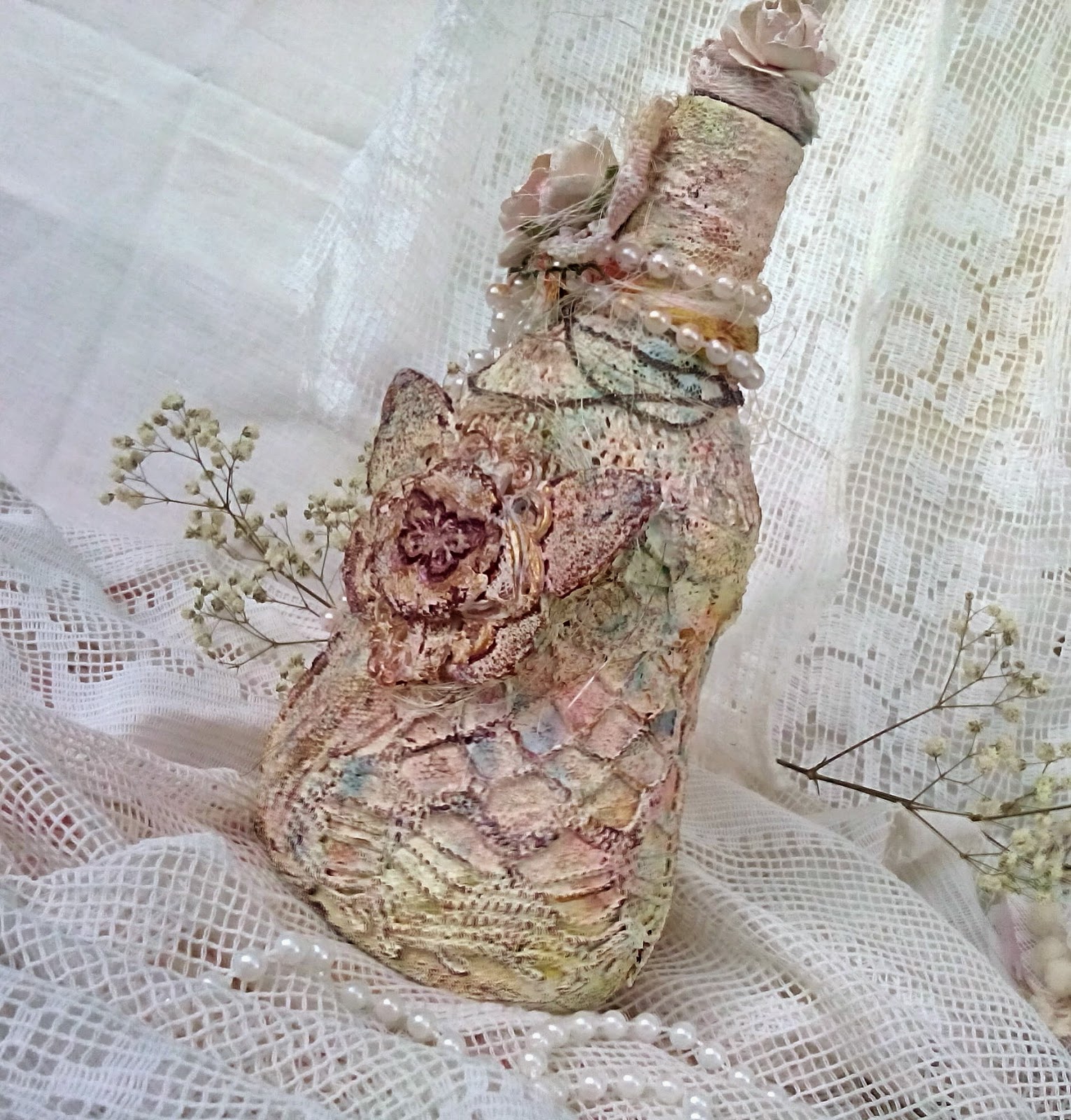 Бутылка в смешанной технике