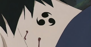 Kutukan Orochimaru setelah menggigit leher Sasuke Kutukan Orochimaru setelah menggigit leher Sasuke