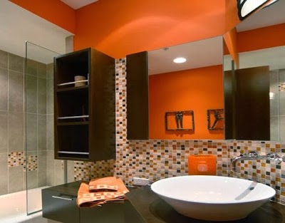 Baños en color naranja y marrón - Colores en Casa