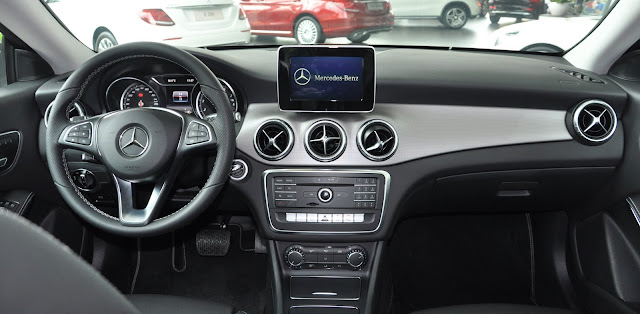 Tính năng Mercedes CLA 200 Mercedes CLA 200 tích hợp nhiều tính năng với những nút bấm tiện ích