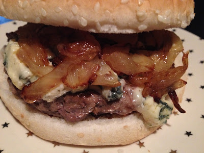 Hamburguesa asturiana con queso de Cabrales - Hamburguesa - Queso de Cabrales - Asturian Burger - El gastrónomo - ÁlvaroGP