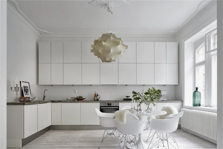 My Scandinavian Home A Serene White Malmö Apartment My Own Home It Doesn T Stop Me From Admiring The Beauty And Serenity Of An All White Pallette In Other Homes Such As This Apartment Here Malmö