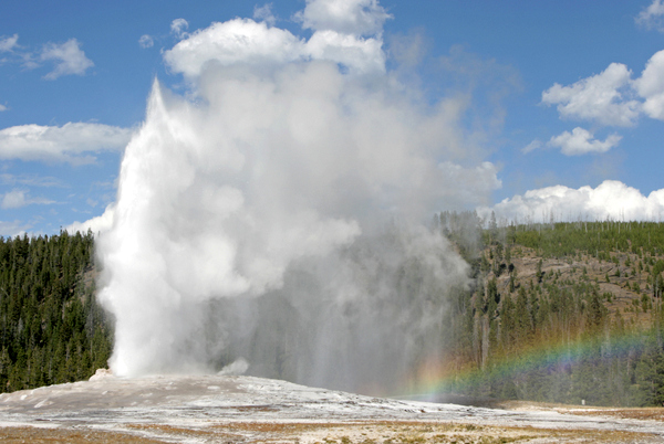 Old Faithful Geyser (Parque Nacional de Yellowstone, Wyoming)