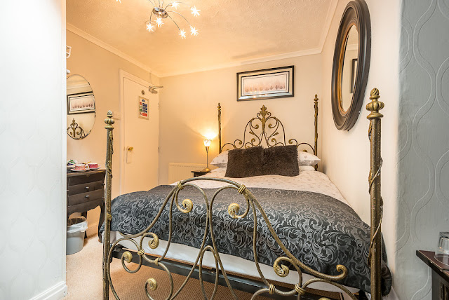Double room at Glen Guest House - A Little Touches GOLD member