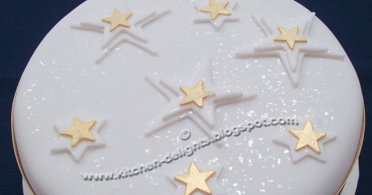 Kitchen Delights: ICED CHRISTMAS CAKE