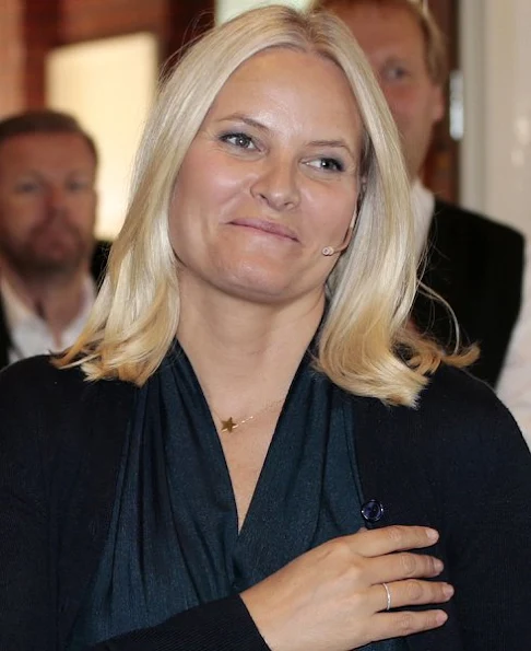 Princess Mette-Marit style fashions, wore dress, coat, new sesion dress, clutch new sesion boots