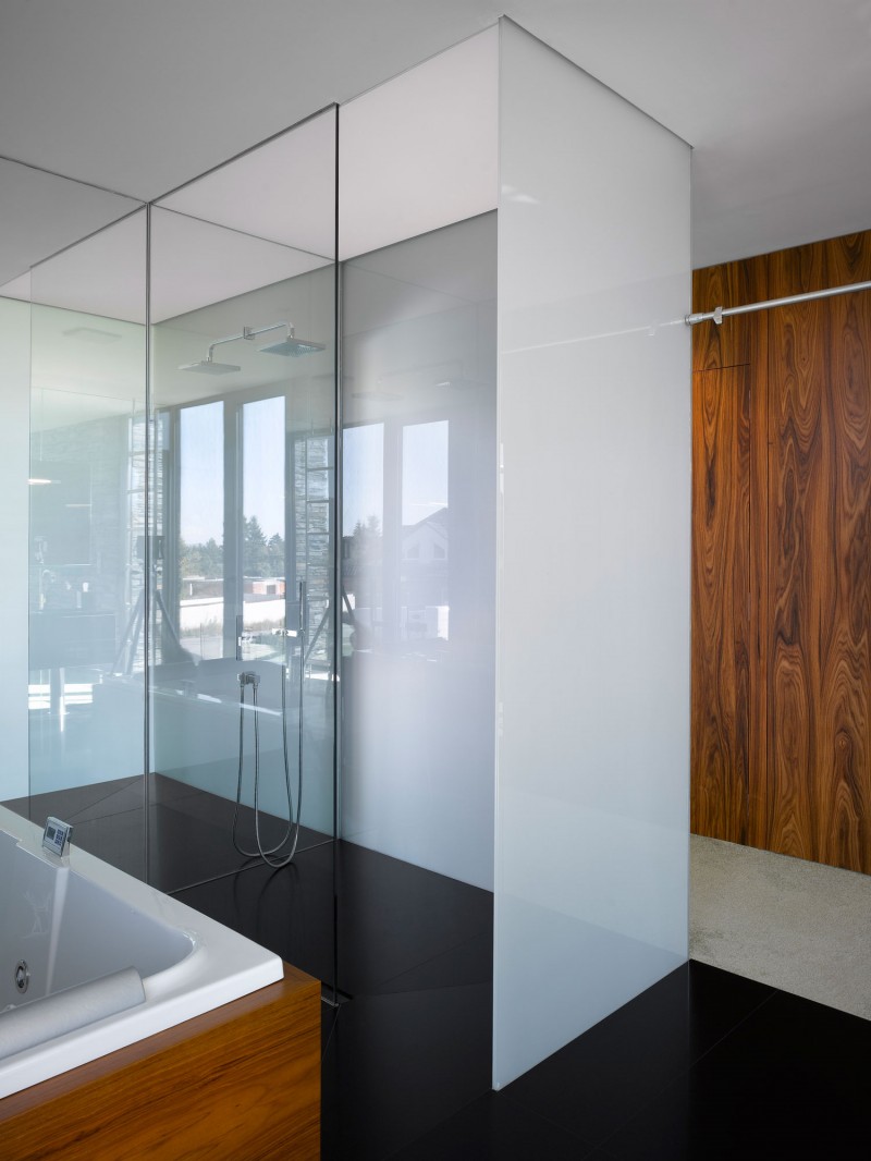 Villa de Dos Pisos con Diseño Ultra-Elegante