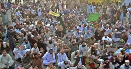 Phool aur Kankar: Protesters At Faizabad Interchange Backed From Demand ...
