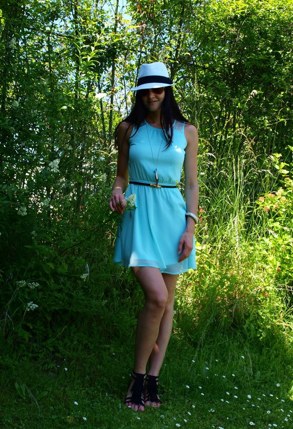 Vestidos de moda color celeste Vestidos de moda color celeste