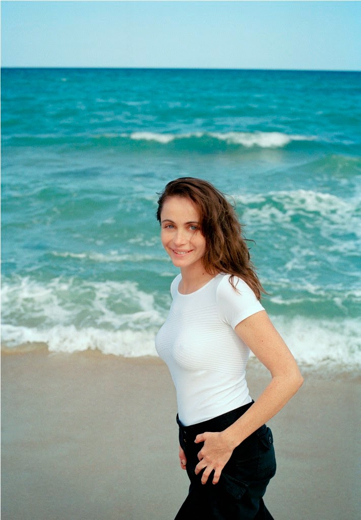 AtoZ hotphotos Emmanuelle Beart hot stills