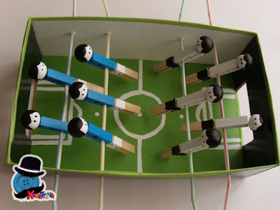 Calcio balilla fai da te con scatola di scarpe Calcio balilla fai da te con scatola di scarpe