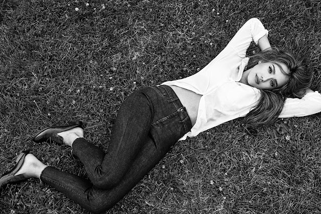 Jessica Alba on ground