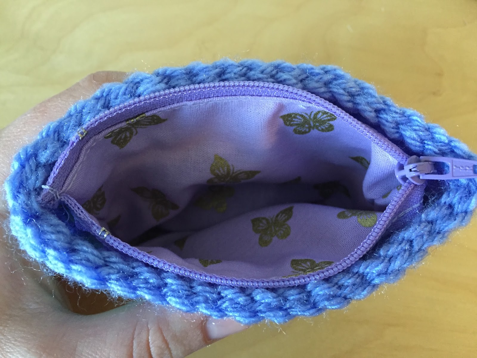 Tutorial How to Add a Zipper to a Crochet Pouch