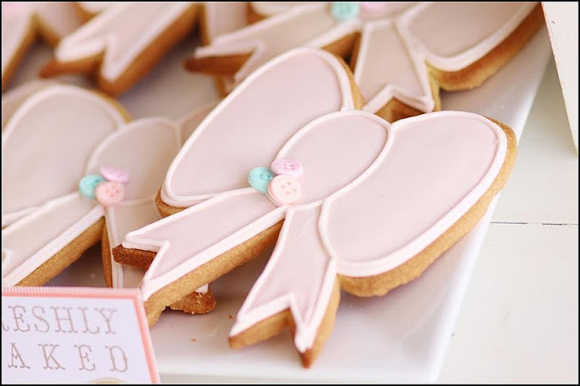 Kara s Party Ideas Buttons   Bows 5th Birthday Party  - 8
