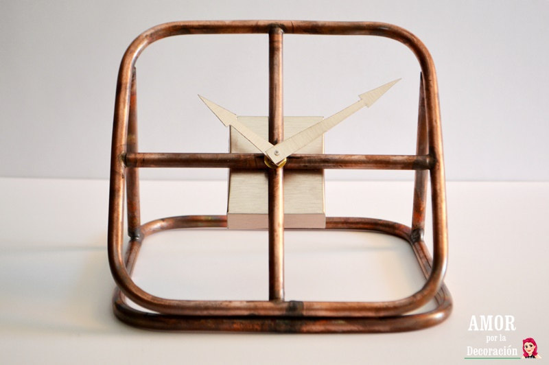 reloj-cobre Amor por la decoración visita el blog para mostrarnos sus diseños en cobre, no podía faltar en esta campaña de navidad.