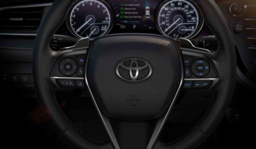 2019 Toyota Camry Hybrid Features & Specs 2019 Toyota Camry Hybrid Features & Specs