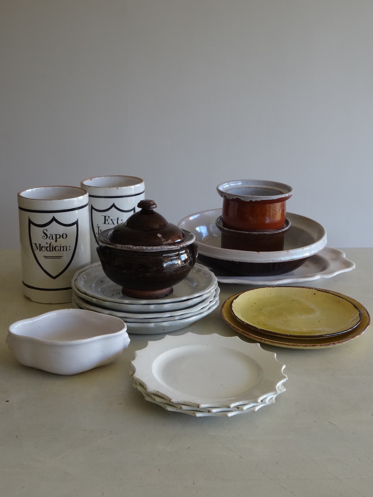 フランスアンティークキュノワールプレート皿ムスティエ