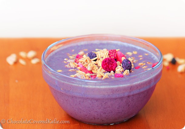 Start your day out on the right foot, each day of the week, with this collection of SEVEN smoothie bowl recipes that will rock your world and your taste buds!