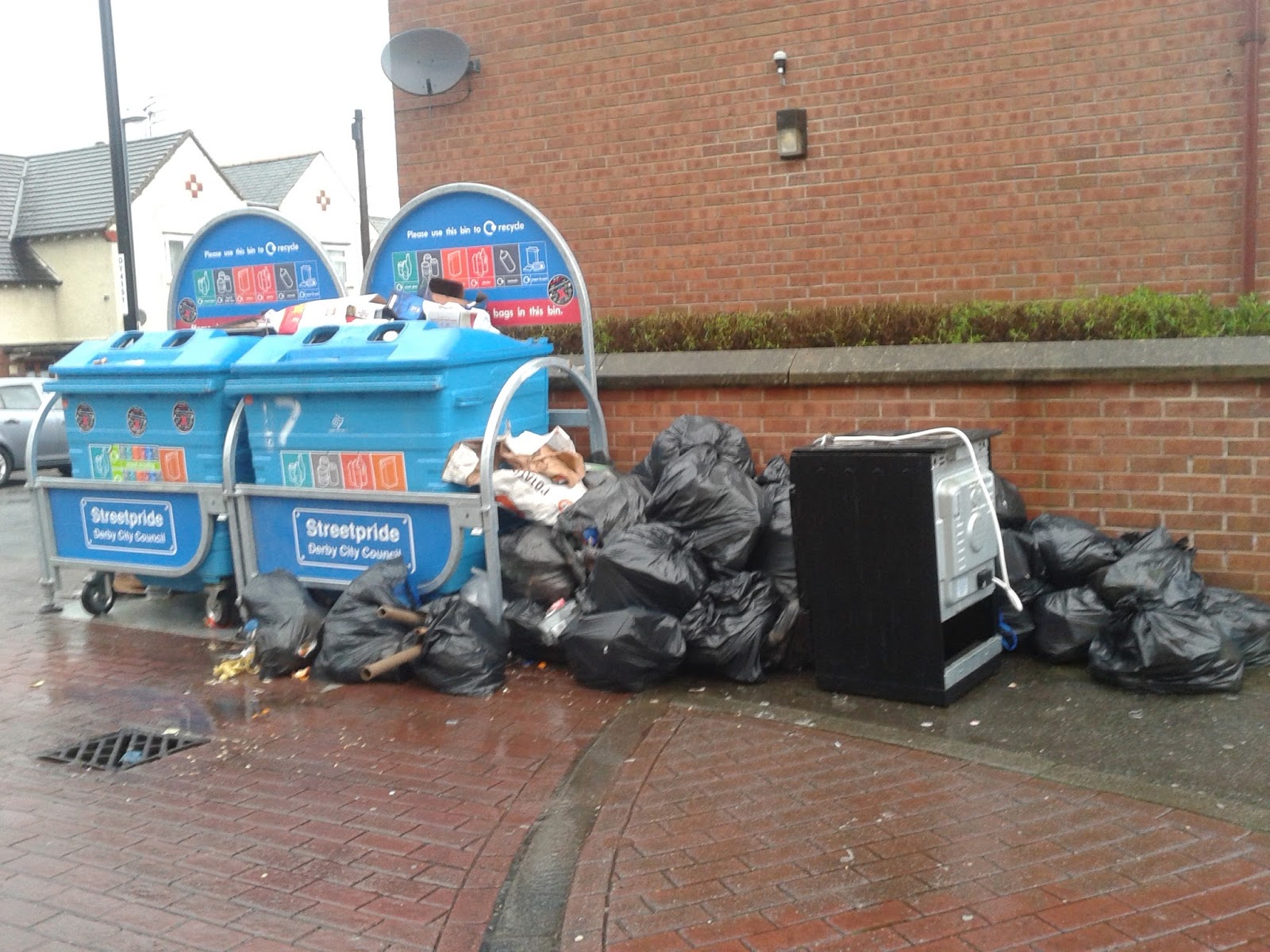 Derby's waste a rubbish blog ! A game of tag thats tag the recycling