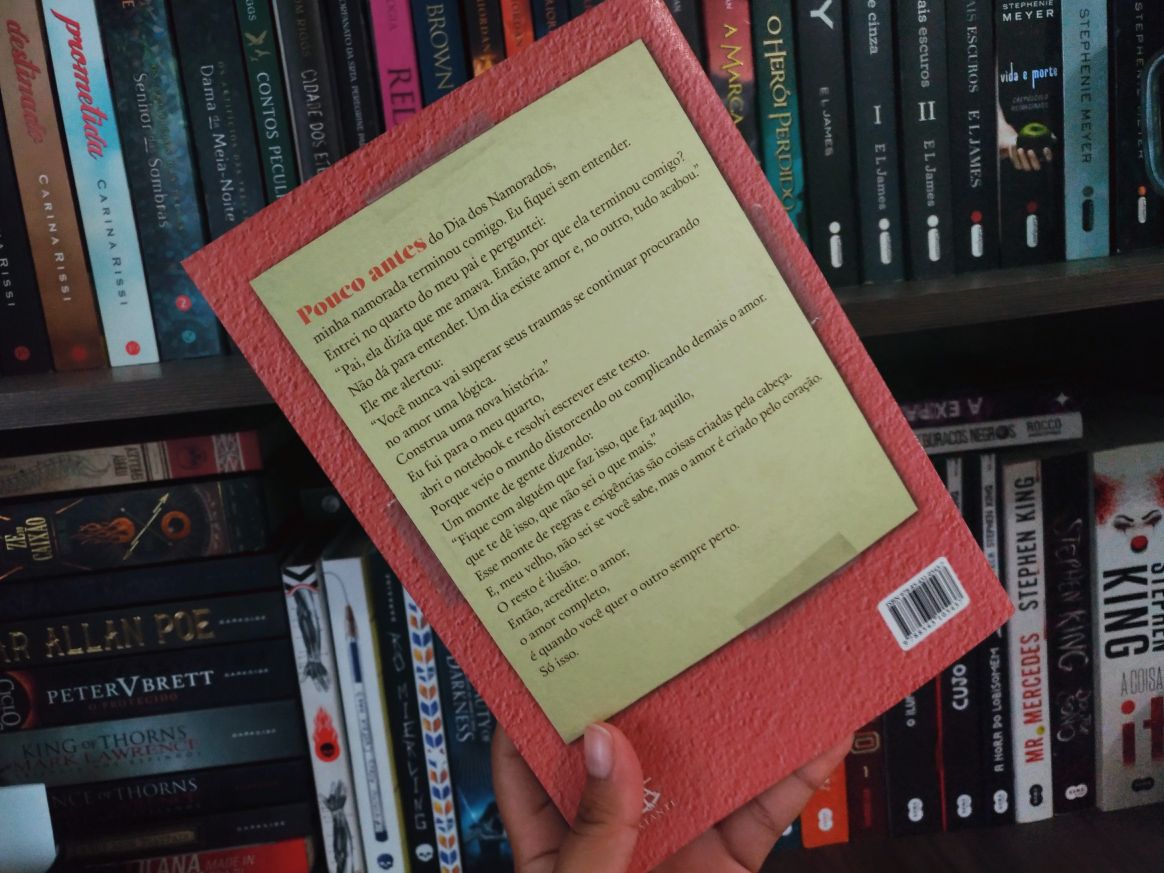 RESENHA DE LIVRO: TRAGO SEU AMOR DE VOLTA, SEM PEDIR NADA EM TROCA - IQUE CARVALHO