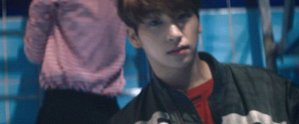 최대 리즈찍고 시작부터 비주얼 폭격하는 남돌.jpgif | 인스티즈