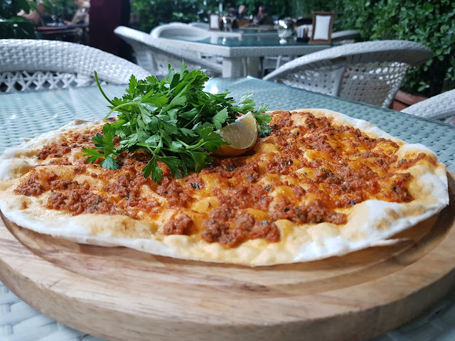 azerbaijan baku good best restaurants eat fisincan manakeesh lamhacun