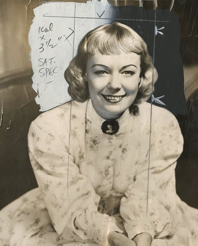 Sue be late for work. Present continuous ответы. Sue late for work because. She does is always late for work. Sue late for work because.