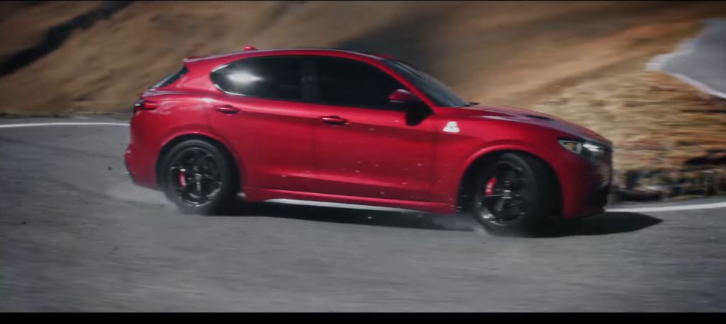 Alfa Romeo pubblicità Stelvio, video presentazione con Foto testimonial: modello e modella