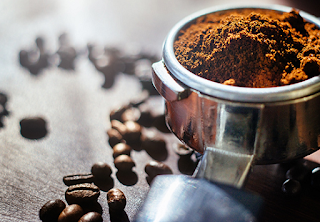 Cara cantik dengan ampas kopi Cara cantik dengan ampas kopi