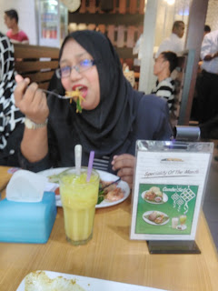 PILIHAN MEE GORENG MAMAK KLUANG STATION