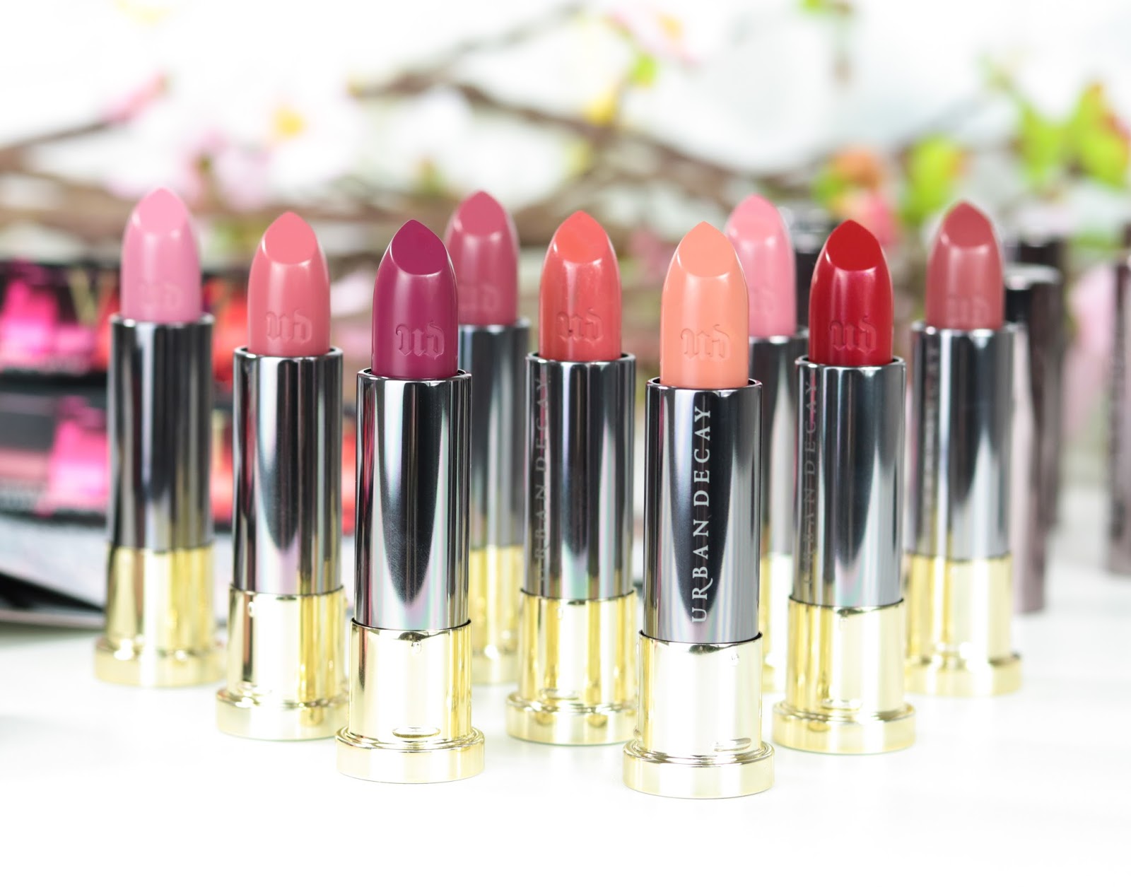Vice lipsticks d'Urban Decay Crisis, Liar, Violate, Ravenswood, Backtalk, Moshpit, Hitchhike, Sancho, Amulet Avis et Swatch
