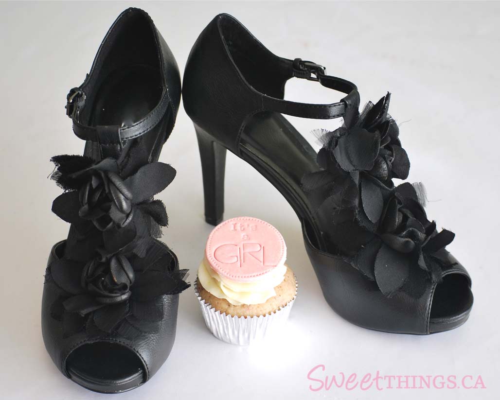 SweetThings: Baby Shower Cakes n' Cupcakes n' Me