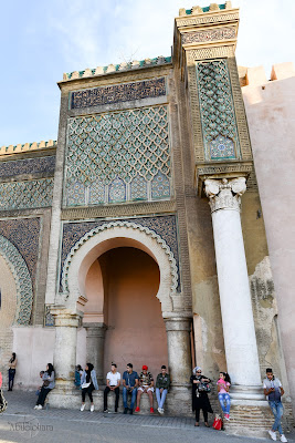 Arco junto a la puerta de entrada más grande de Marruecos y punto de espera para los vecinos de Meknés Fotografia-Meknes-Marruecos_Abuelohara