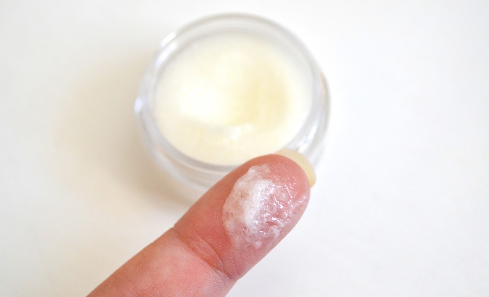 Aquaheart ChapStick Total Hydration Natural Lip Scrub Review