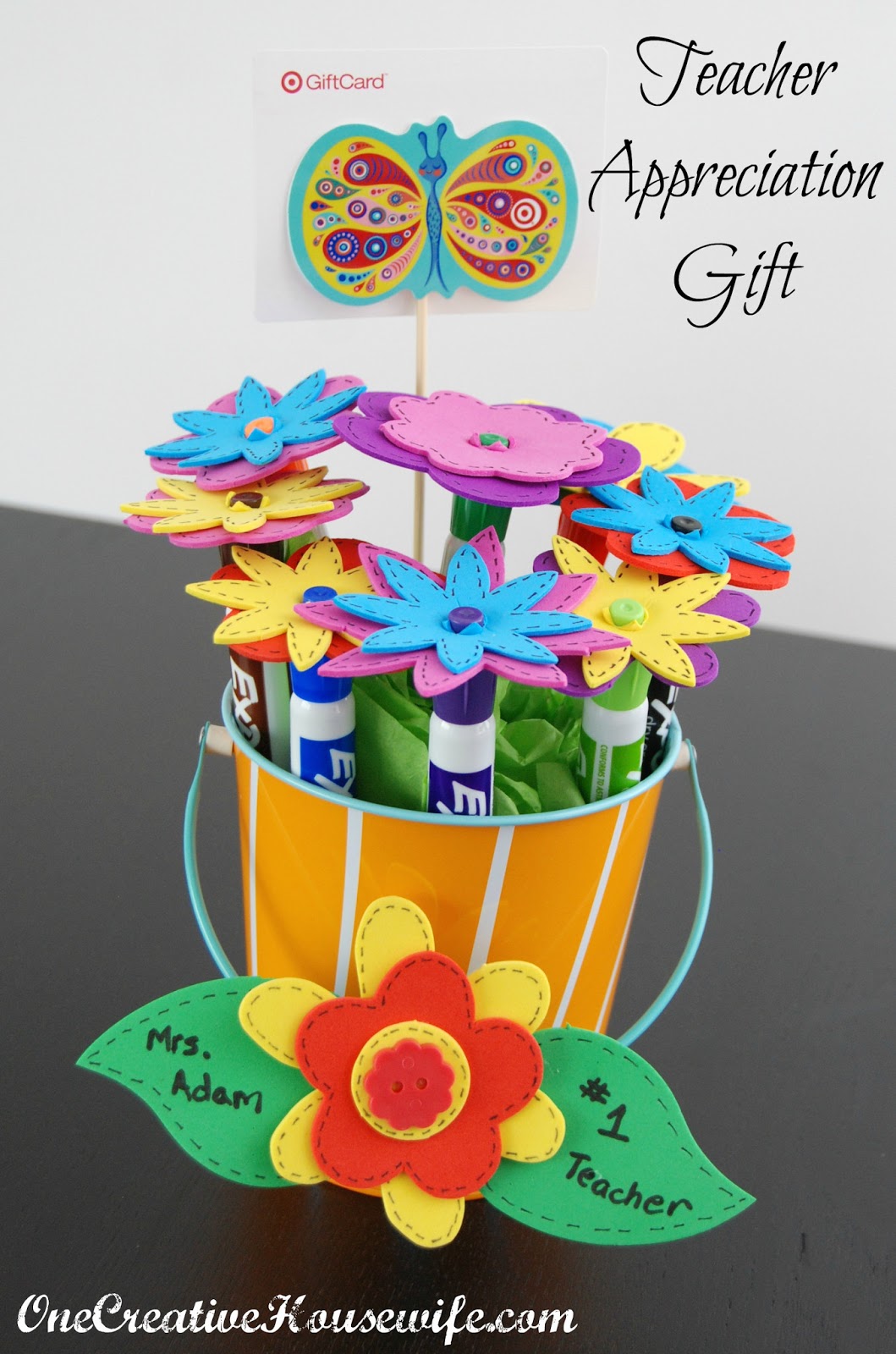 One Creative Housewife: Dry Erase Marker Bouquet {Teacher Appreciation Gift}
