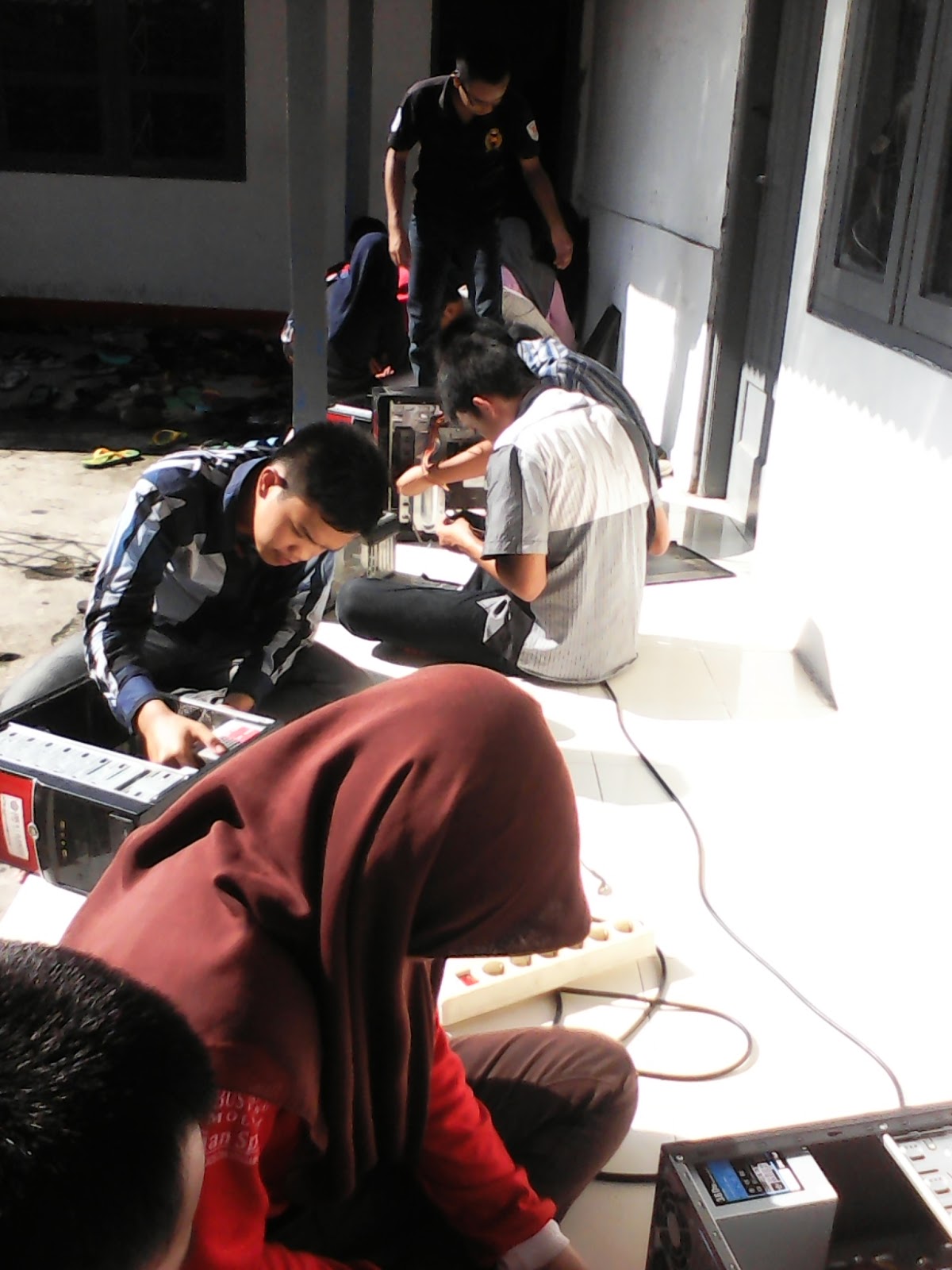 BONGKAR, PASANG , DAN CARA PERAWATAN CPU