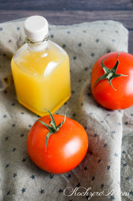 Tomaten Zucchini Salat mit Orangendressing