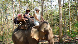 Lucie, la mahout, pose pour le photographe Réal au travail !