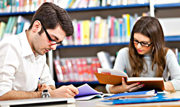 Usuarios y servicios en las unidades de información Usuarios y servicios en las unidades de información