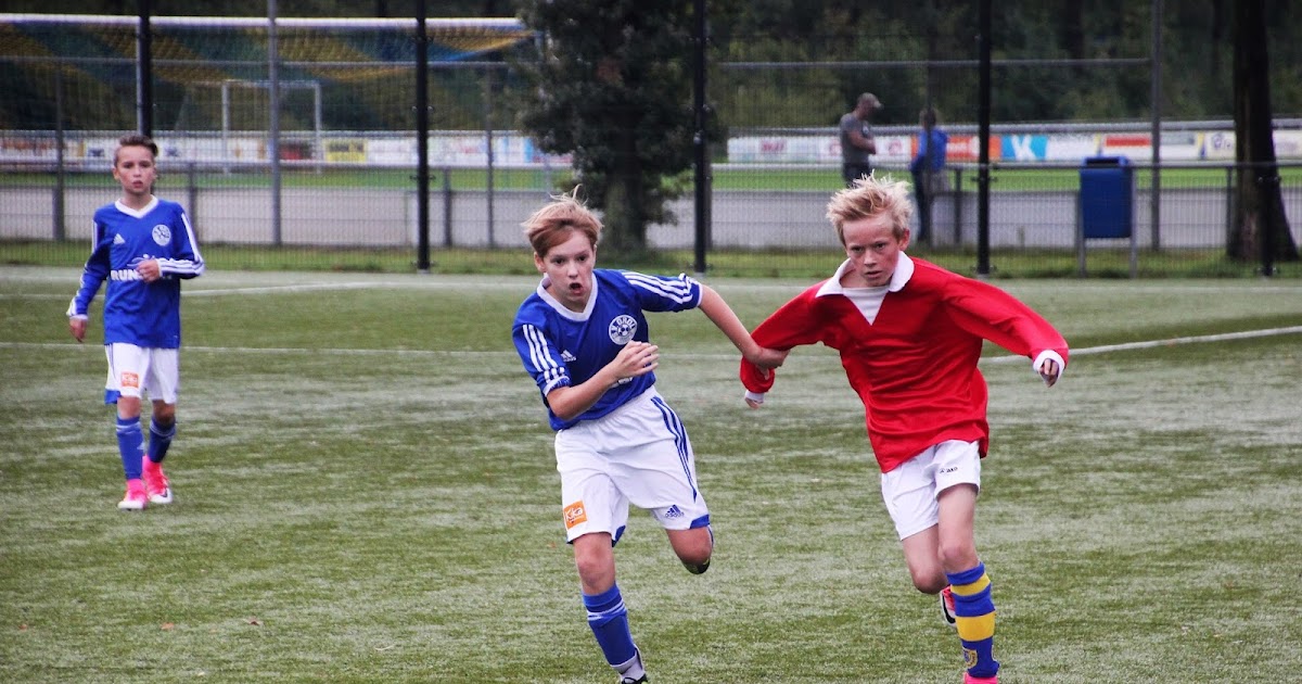 Ik worstel en kom boven: Oerend Hard knalt Luctor D1 Grol van de mat