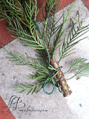 un-sapin-de-noel-minimaliste-blanc-vert-diy un-sapin-de-noel-minimaliste-blanc-vert-diy