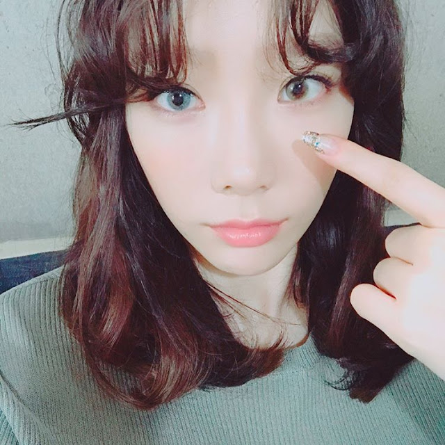 SNSD TaeYeon and her adorable selfies - Wonderful Generation