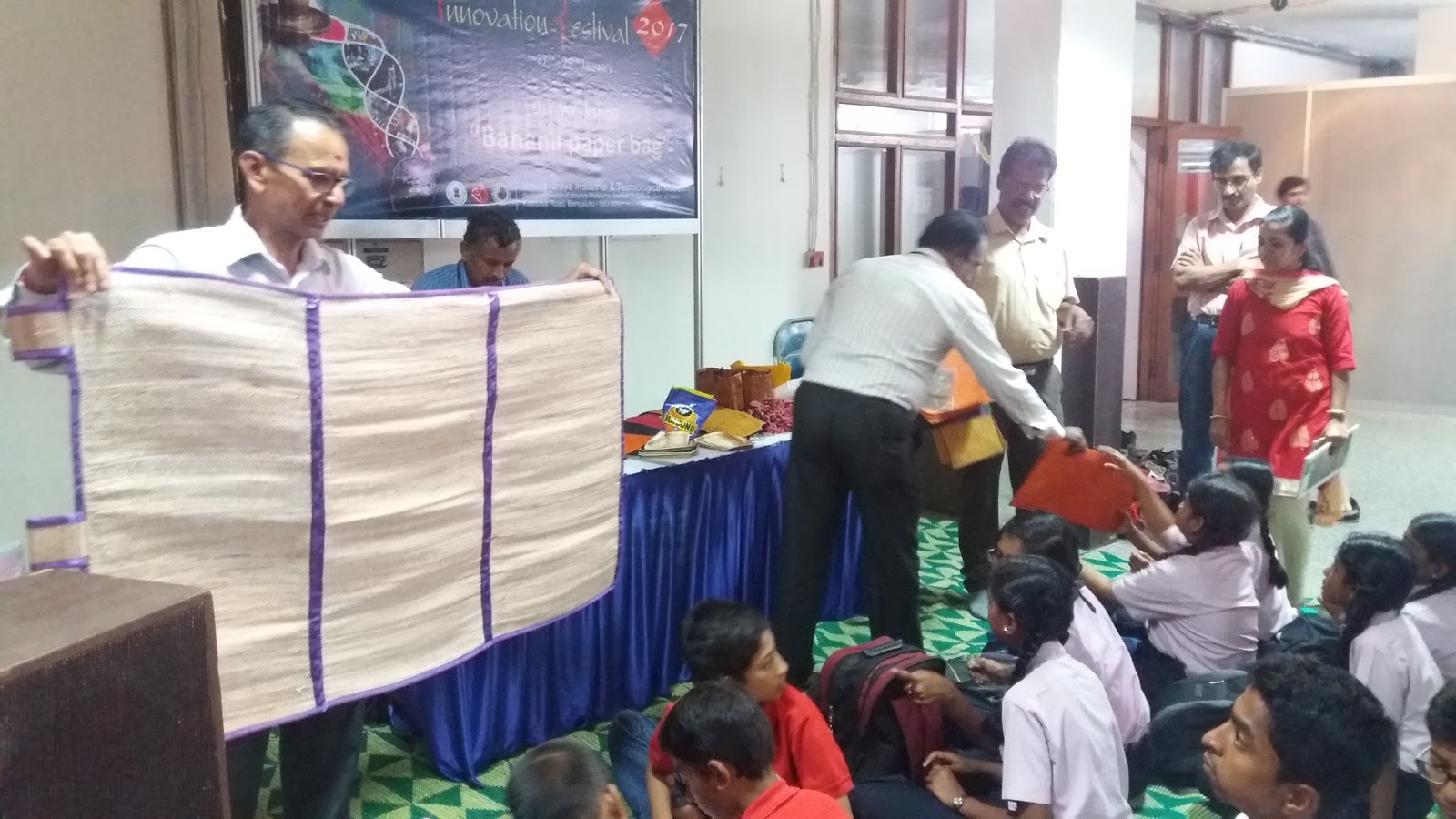 Eco Green Unit Banana fibre paper bag making Training for School Children Visveswaraya Museum